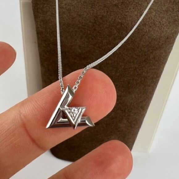 LOUIS VUITTON 18K Diamond LV Volt One Small Pendant Necklace - Picture 8 of 8